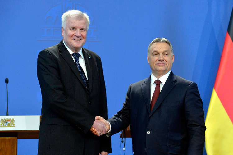 Seehofer plädiert für Kürzung der EU-Gelder an Ungarn post's picture