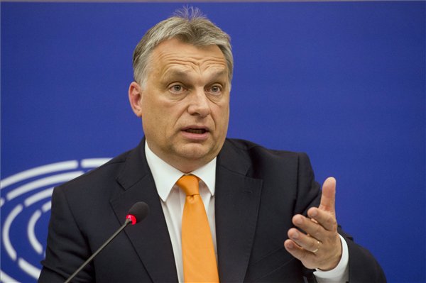 Orbán gratuliert Kramp-Karrenbauer zur Wahl als CDU-Führer post's picture