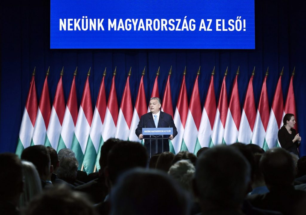 Mehr als 600.000 Unterschriften zur Unterstützung des Programms von Premier Orbán post's picture