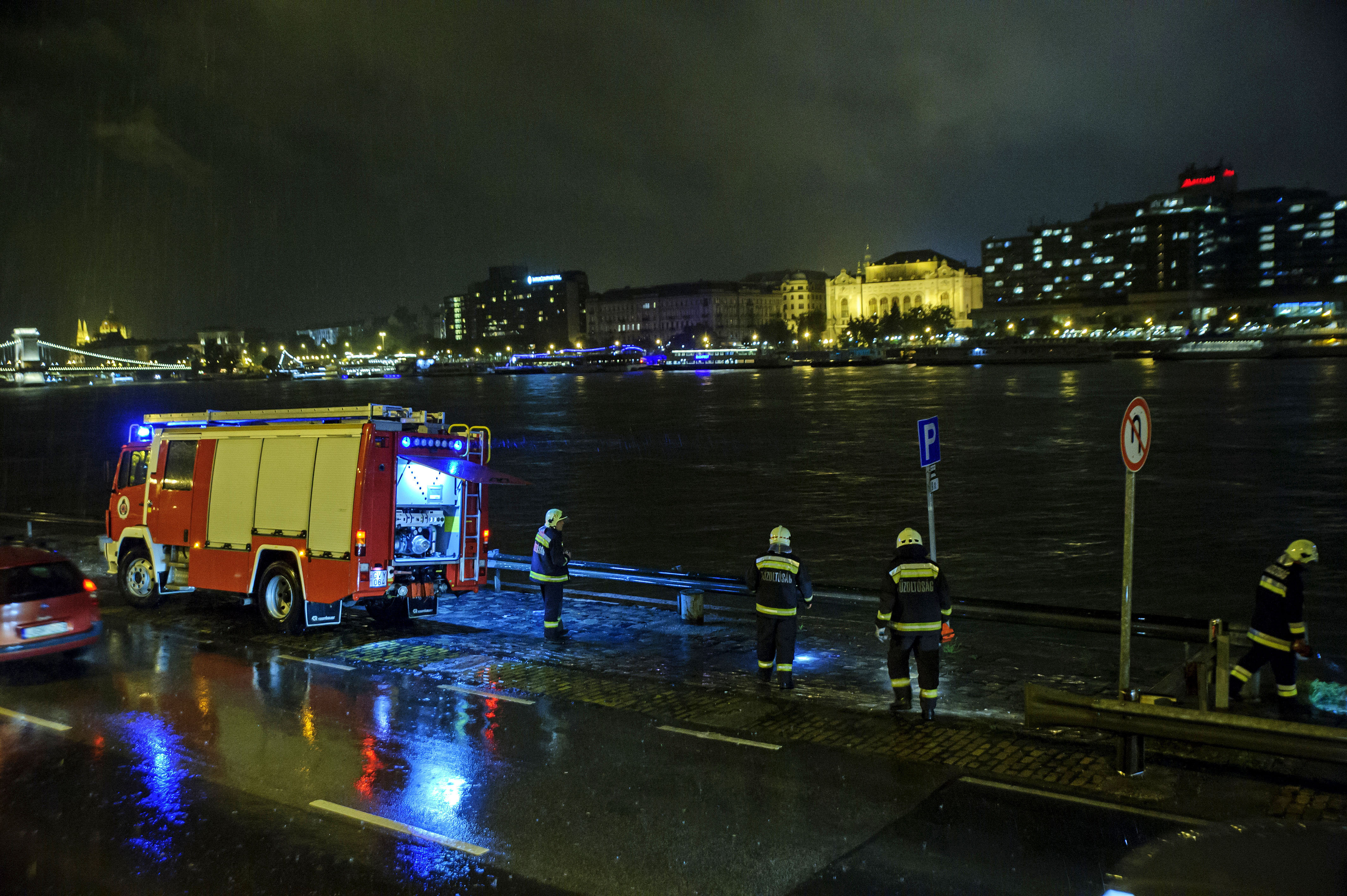 Mindestens sieben Tote nach Schiffsunglück auf der Donau