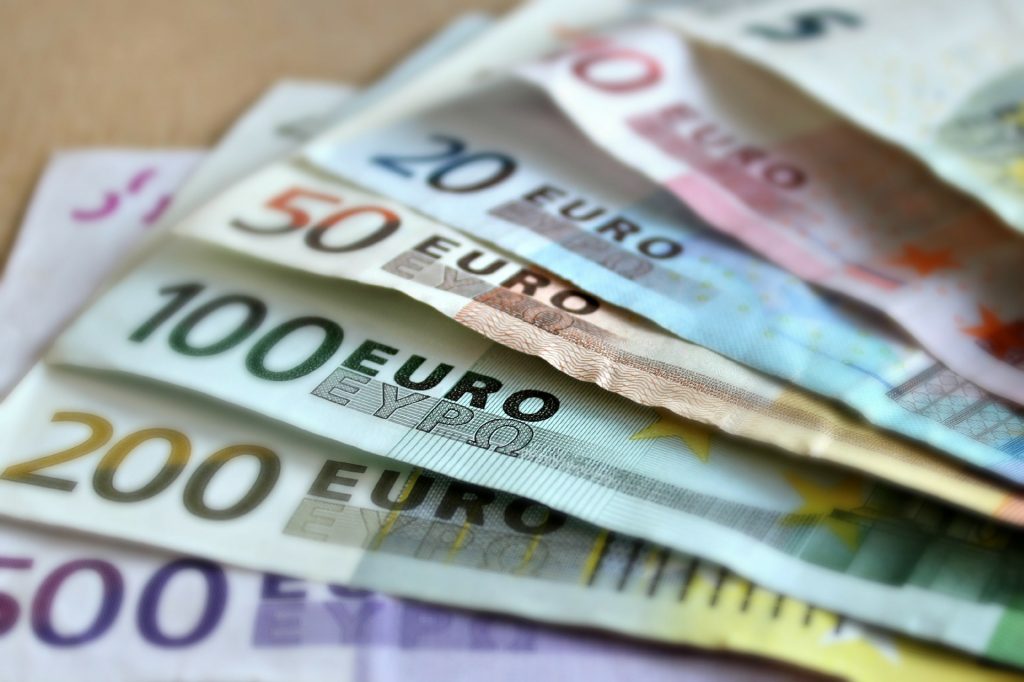 Zwei Drittel der Ungarn würden Einführung des Euro begrüßen post's picture