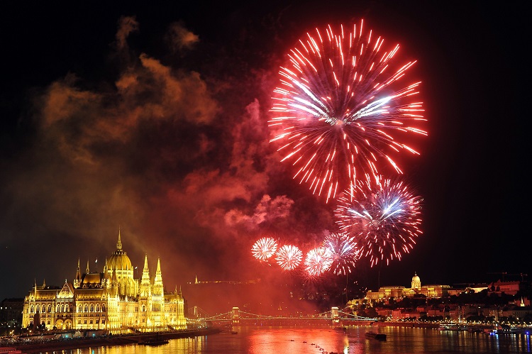 20. August: Feuerwerk mit 26.000 visuellen Effekten post's picture