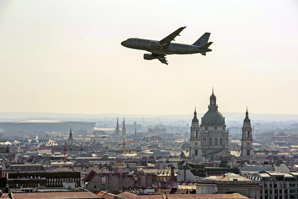 Laser stören Starts und Landungen auf dem Flughafen Budapest post's picture