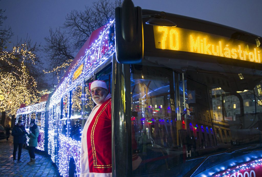 Nikolaus-Trolley in Budapest sammelt Spenden post's picture