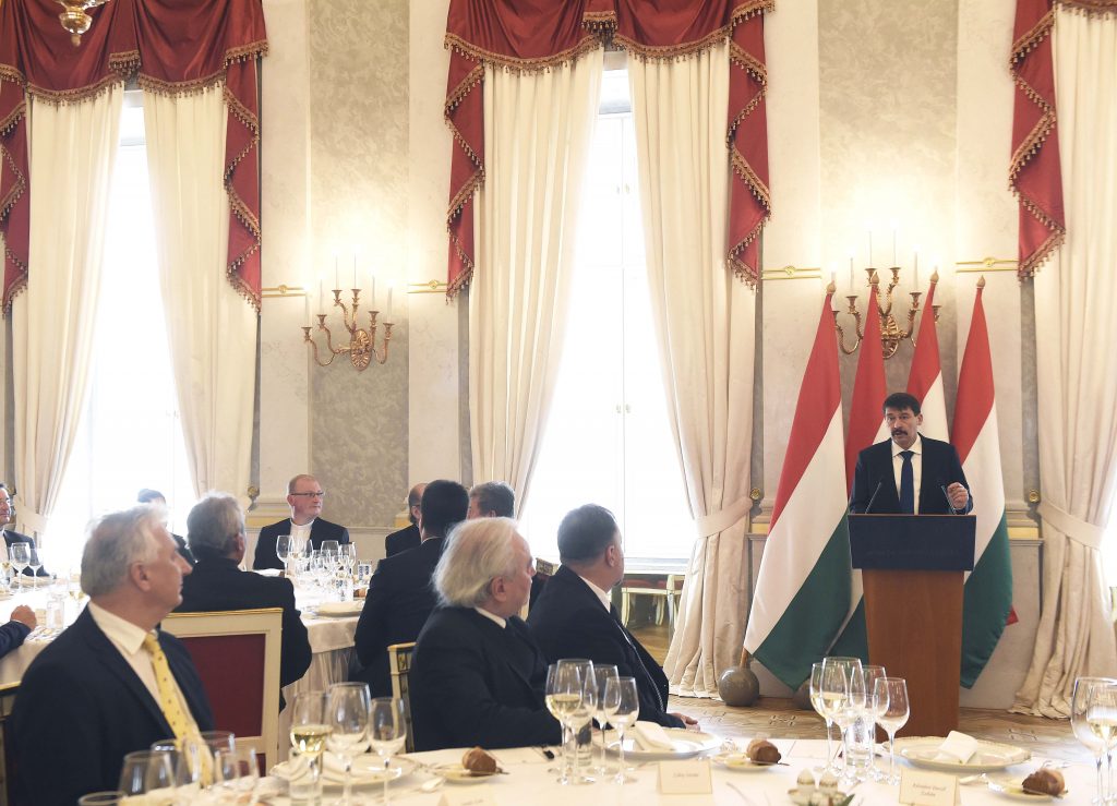 Präsident Áder trifft religiöse Führer der ethnischen ungarischen Gemeinschaften post's picture