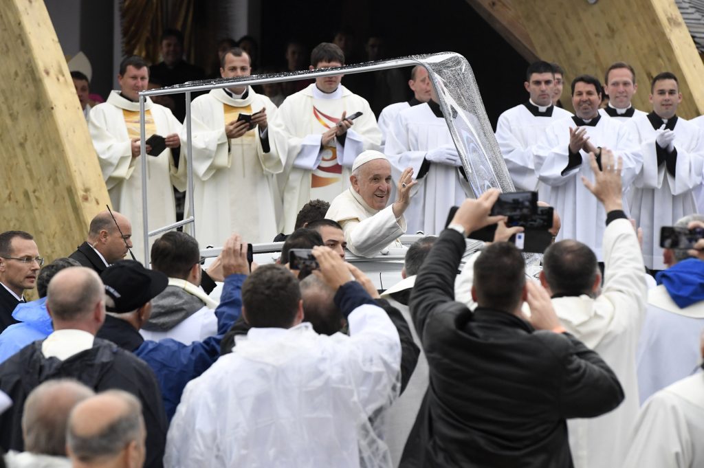 Presse: Papst Franziskus besucht Ungarn post's picture
