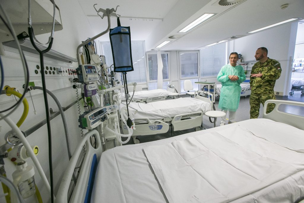 Ungarn räumt Krankenhäuser für Corona-Patienten post's picture
