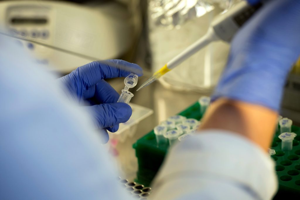 Semmelweis Uni prüft neuen, einfacheren PCR-Test post's picture