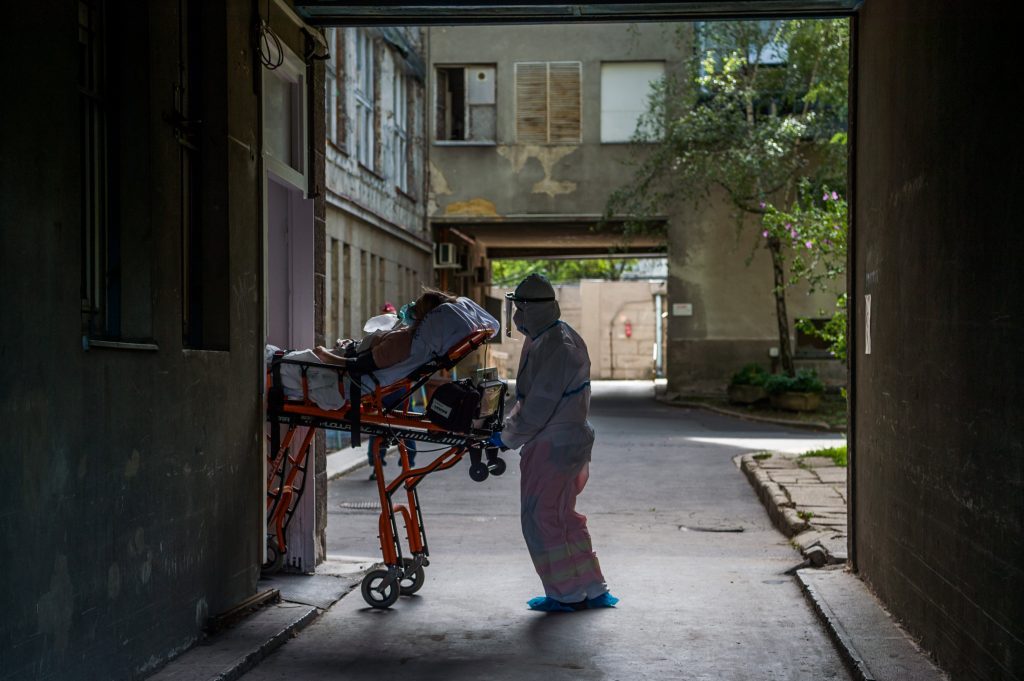 Corona-Lage in Ungarn: Zahl der Krankenhauspatienten übersteigt 2000 post's picture