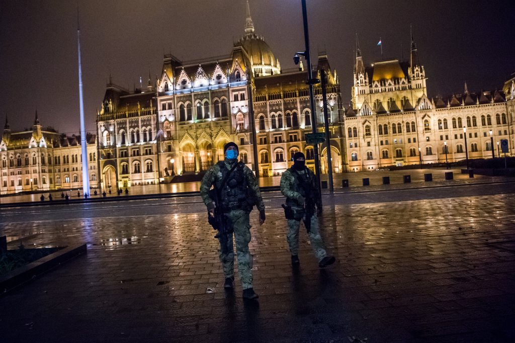 Nächtliche Ausgangssperre lässt Budapester Straßen leer – Fotogalerie! post's picture