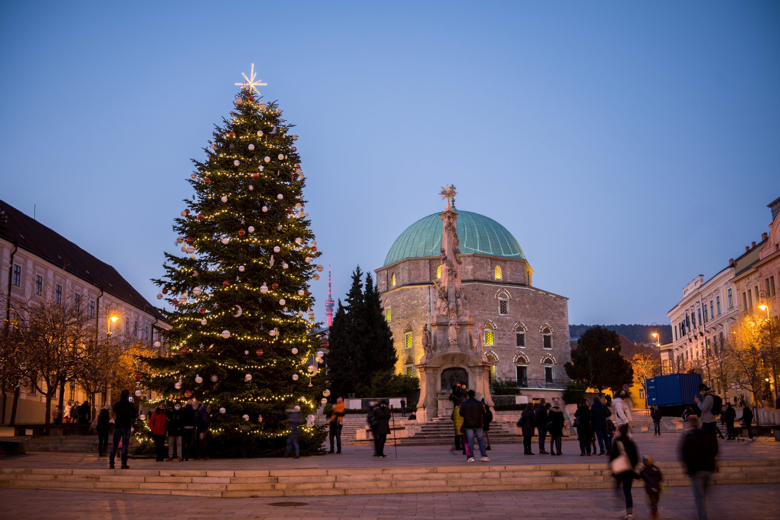 Faszinierende Fotos von Ungarn in einer seltsamen Adventszeit