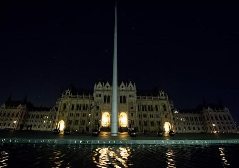 Budapester Oberbürgermeister hat aus Protest die Festbeleuchtung ausgeschaltet post's picture