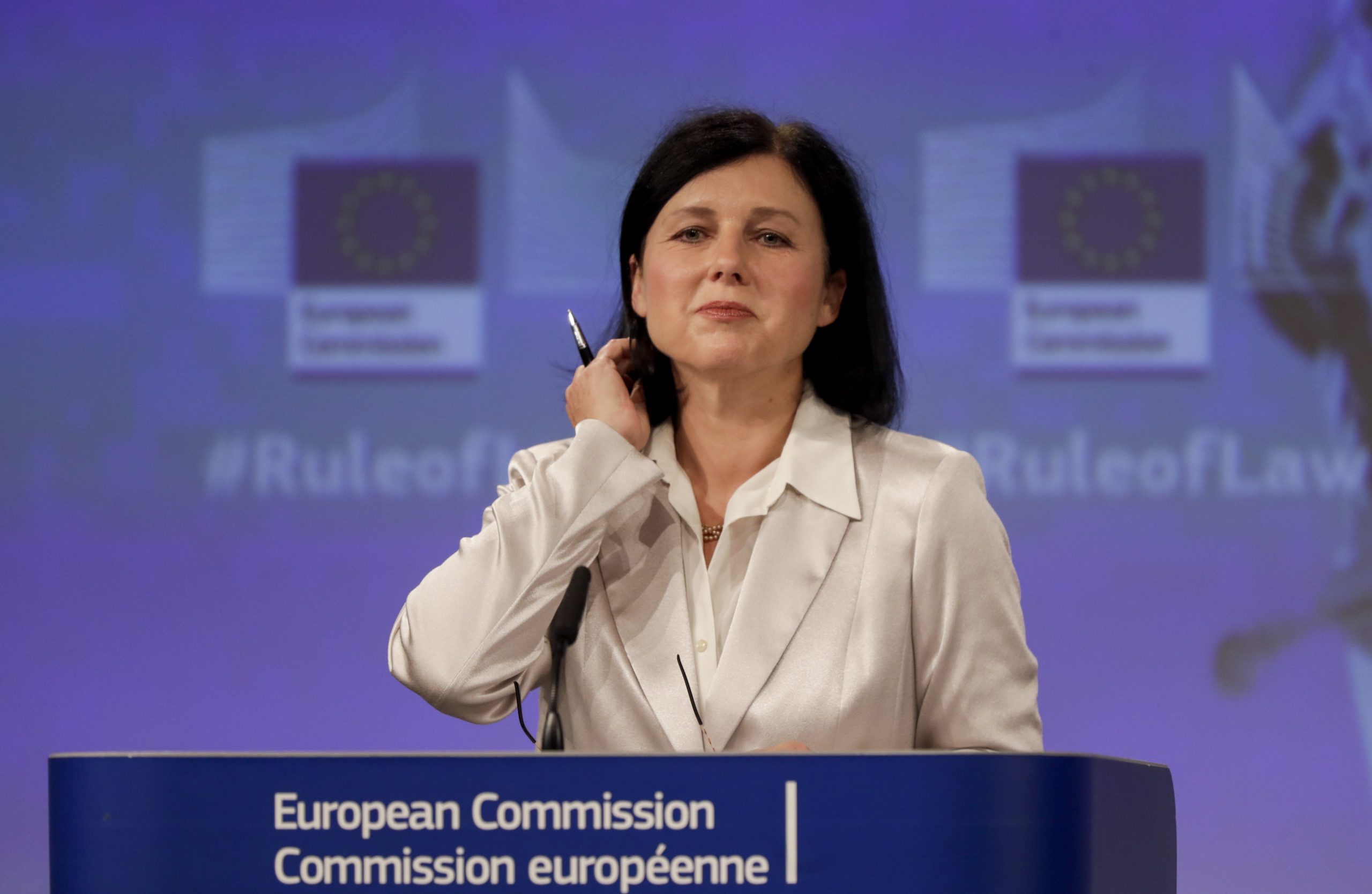 EK-Vize-Chefin Jourova: „Werden uns Anfang kommenden Jahres mit Polen und Ungarn befassen“