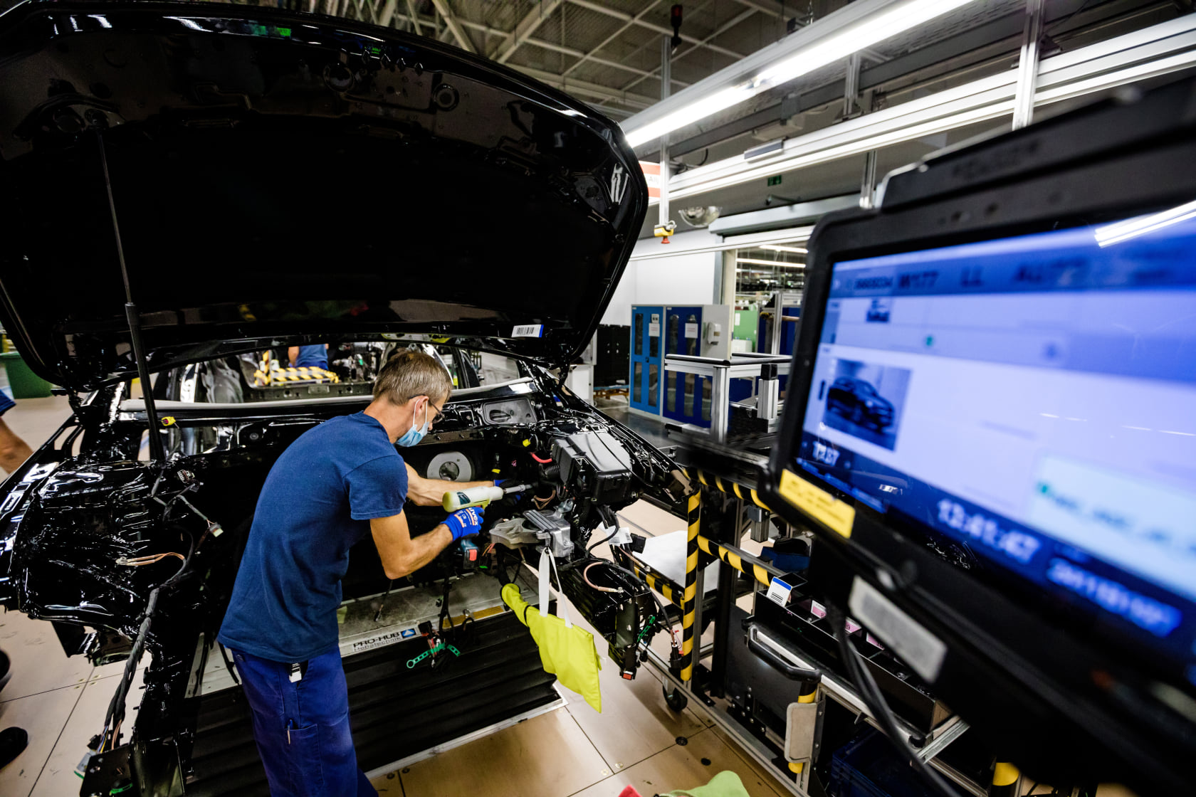 Mercedes-Werk in Kecskemét stellt die Produktion wegen Versorgungsengpässen ein