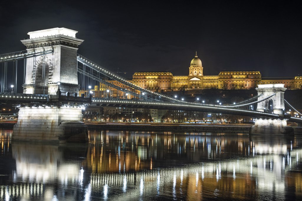 Fidesz: Sanierungsplan der Kettenbrücke teurer als zuvor post's picture