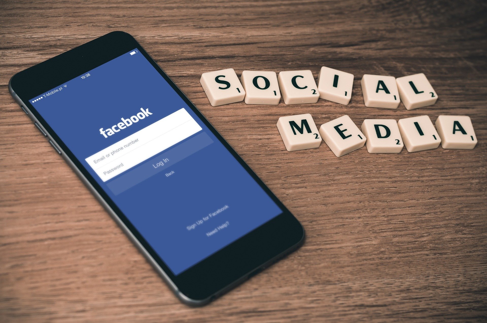 Budapost: Rechte fordert Regulierung sozialer Medien
