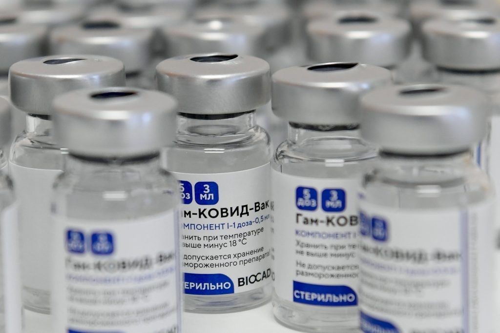 Sozialisten fordern Kündigung der Verträge mit russischer Impfstofffabrik post's picture