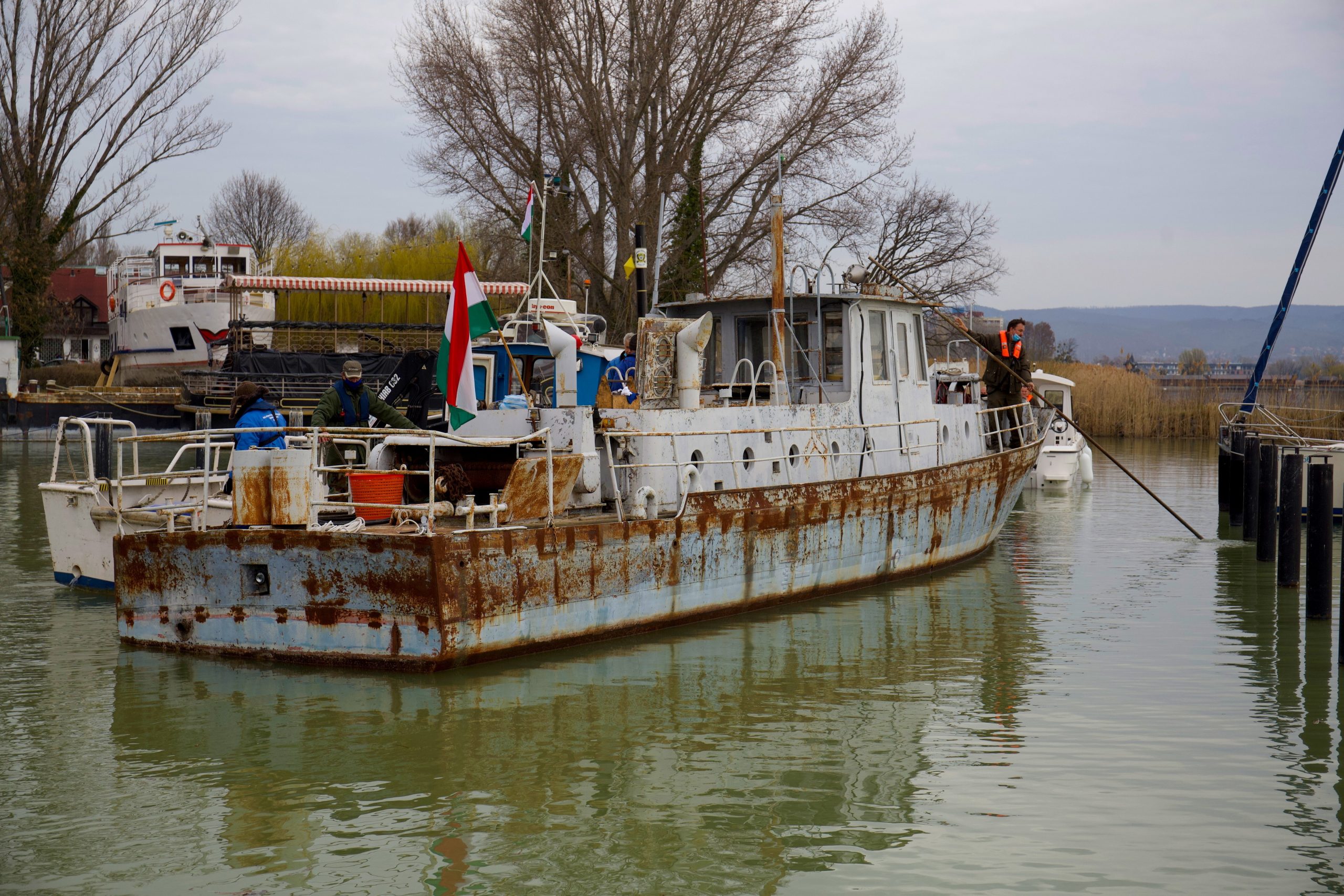50 Jahre altes Fischerboot beim Plattensee renoviert