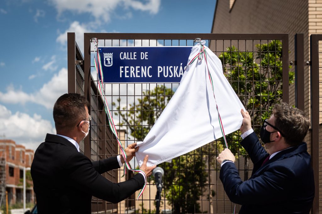 Straße in Madrid nach der Fußballlegende Puskás benannt post's picture