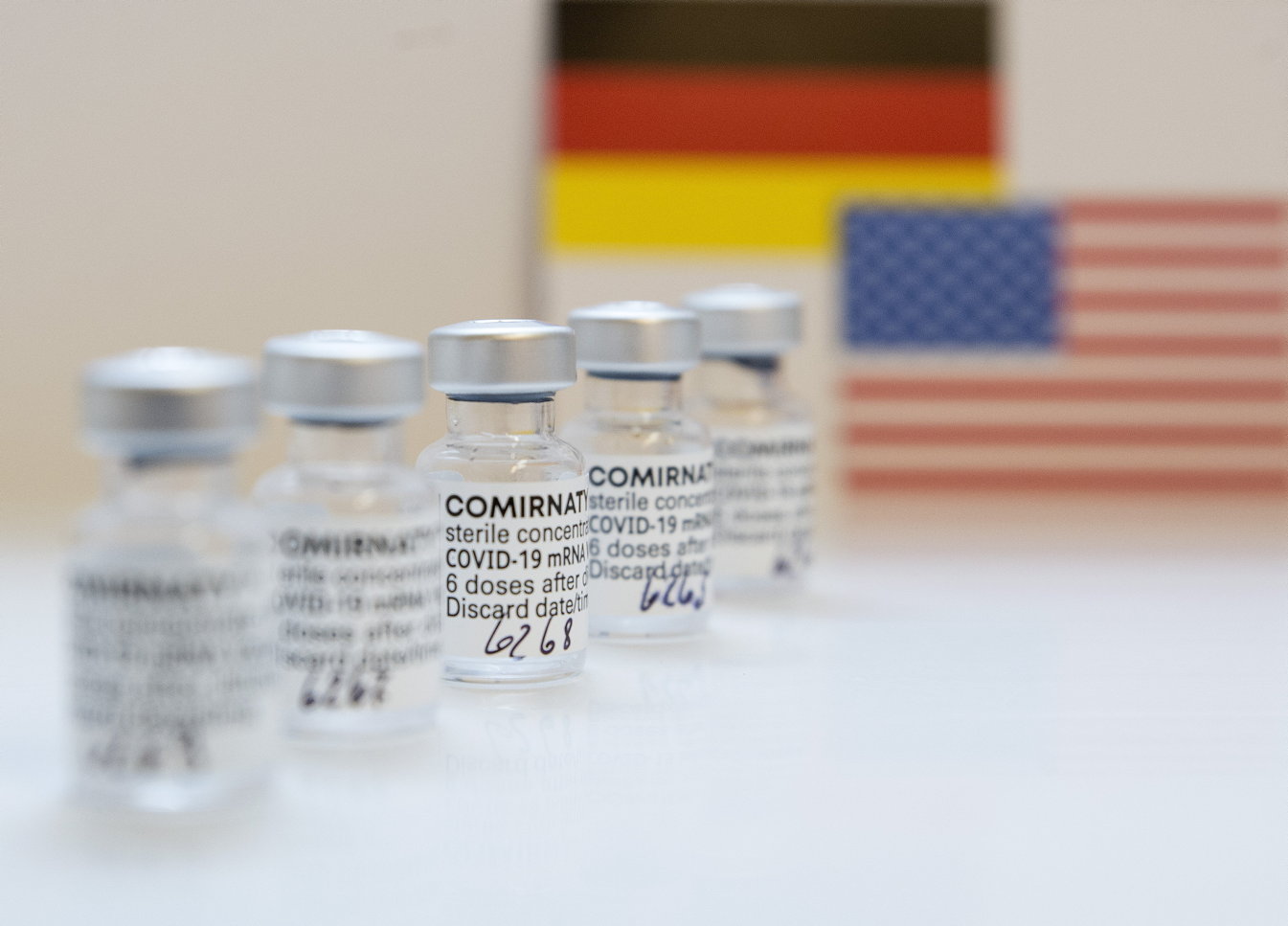 Bisher 3,8 Millionen Pfizer-Impfdosen nach Ungarn geliefert