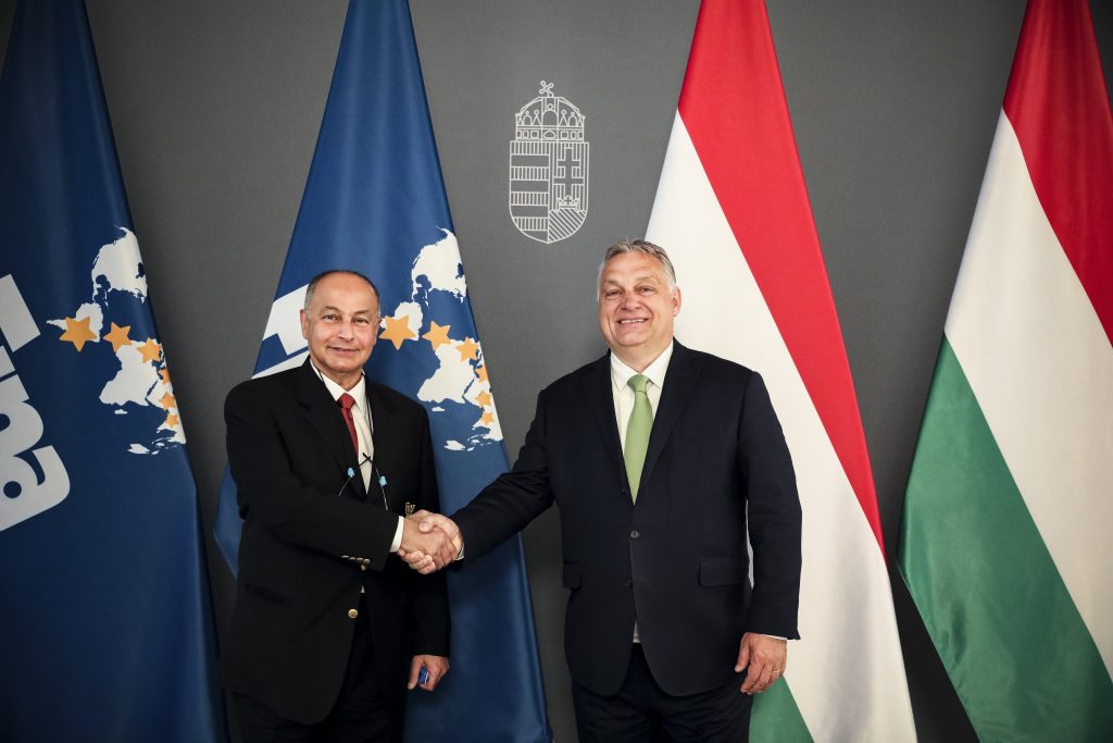 Orbán trifft FINA-Vizepräsident in Budapest post's picture