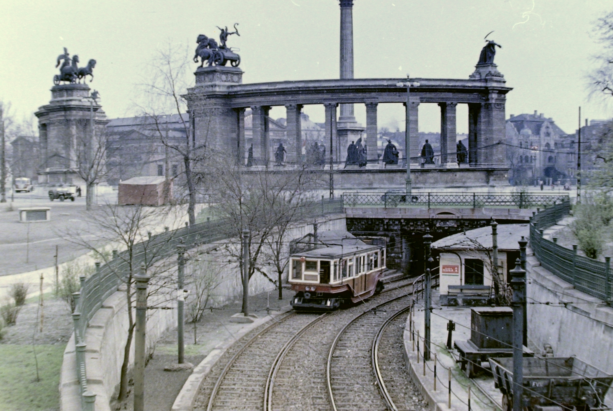 Erste U-Bahn-Linie Kontinentaleuropas wurde 125 Jahre alt