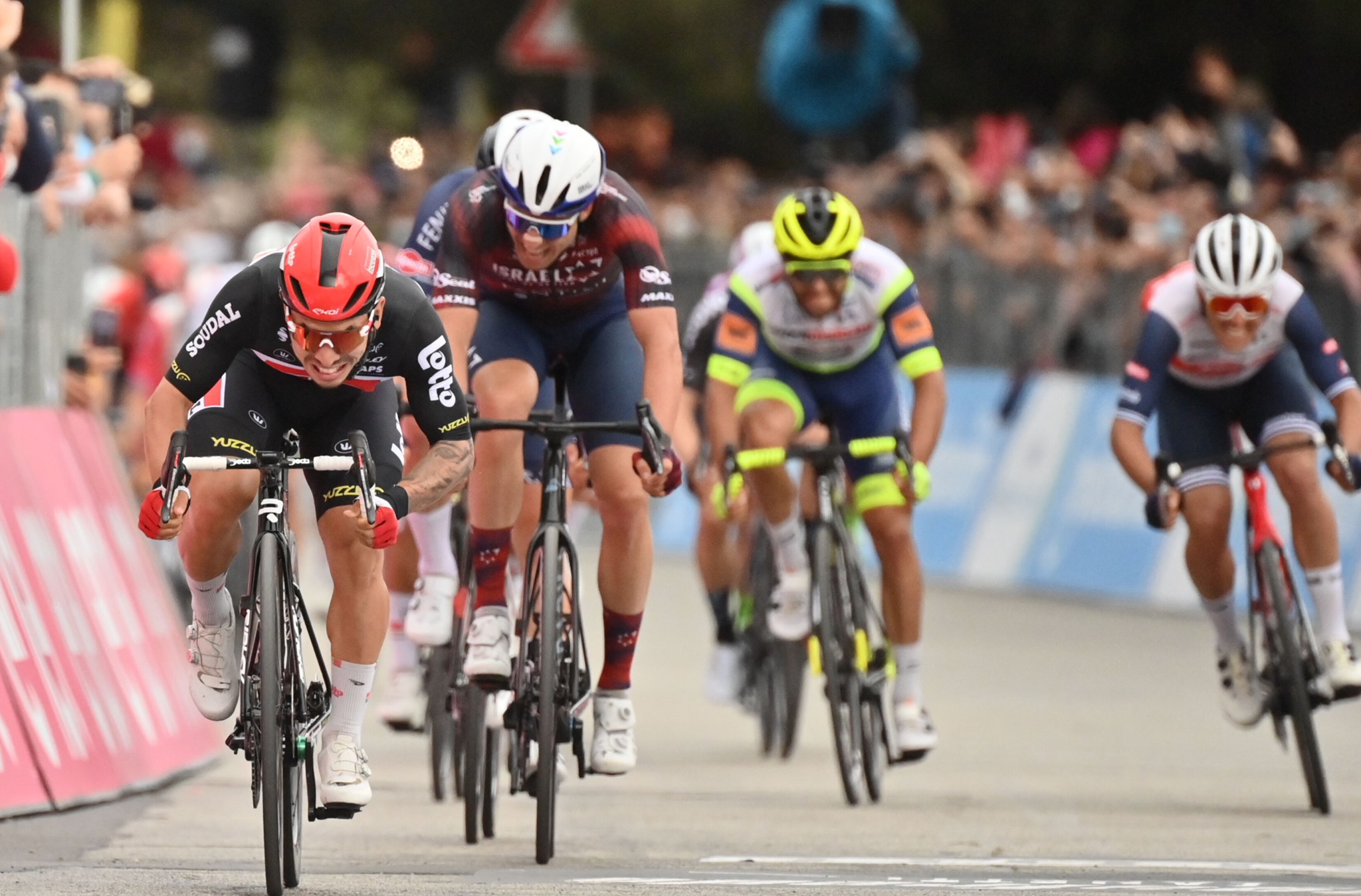 Giro d'Italia: Attila Valter verteidigt Leadertrikot nach der 7. Etappe!