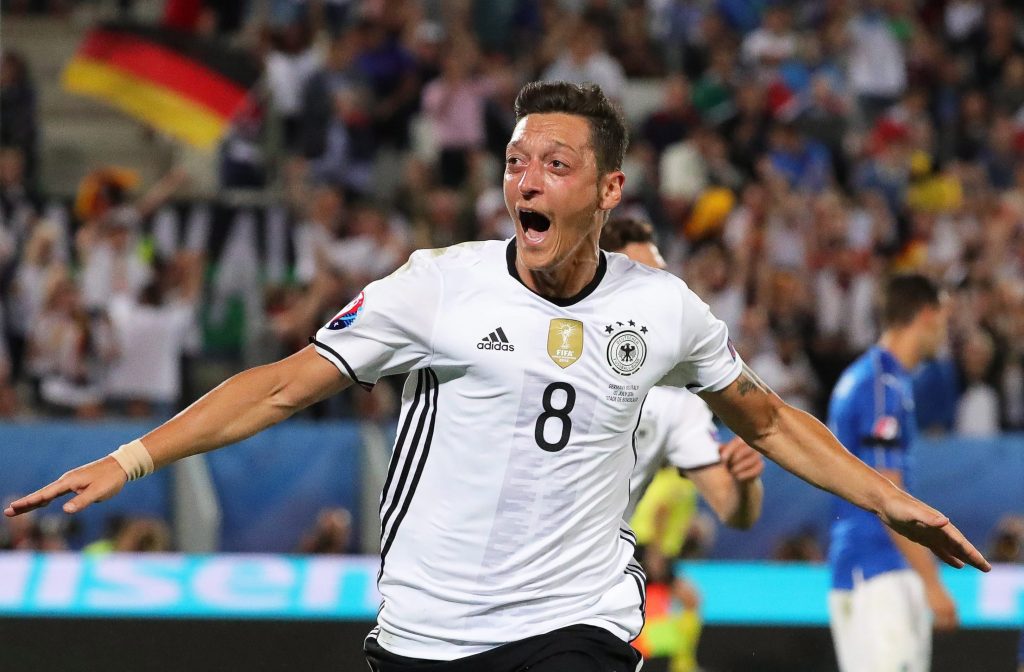 Deutschland-Legende Özil nimmt ungarischen Verteidiger in sein EURO 2020 Dream Team auf post's picture