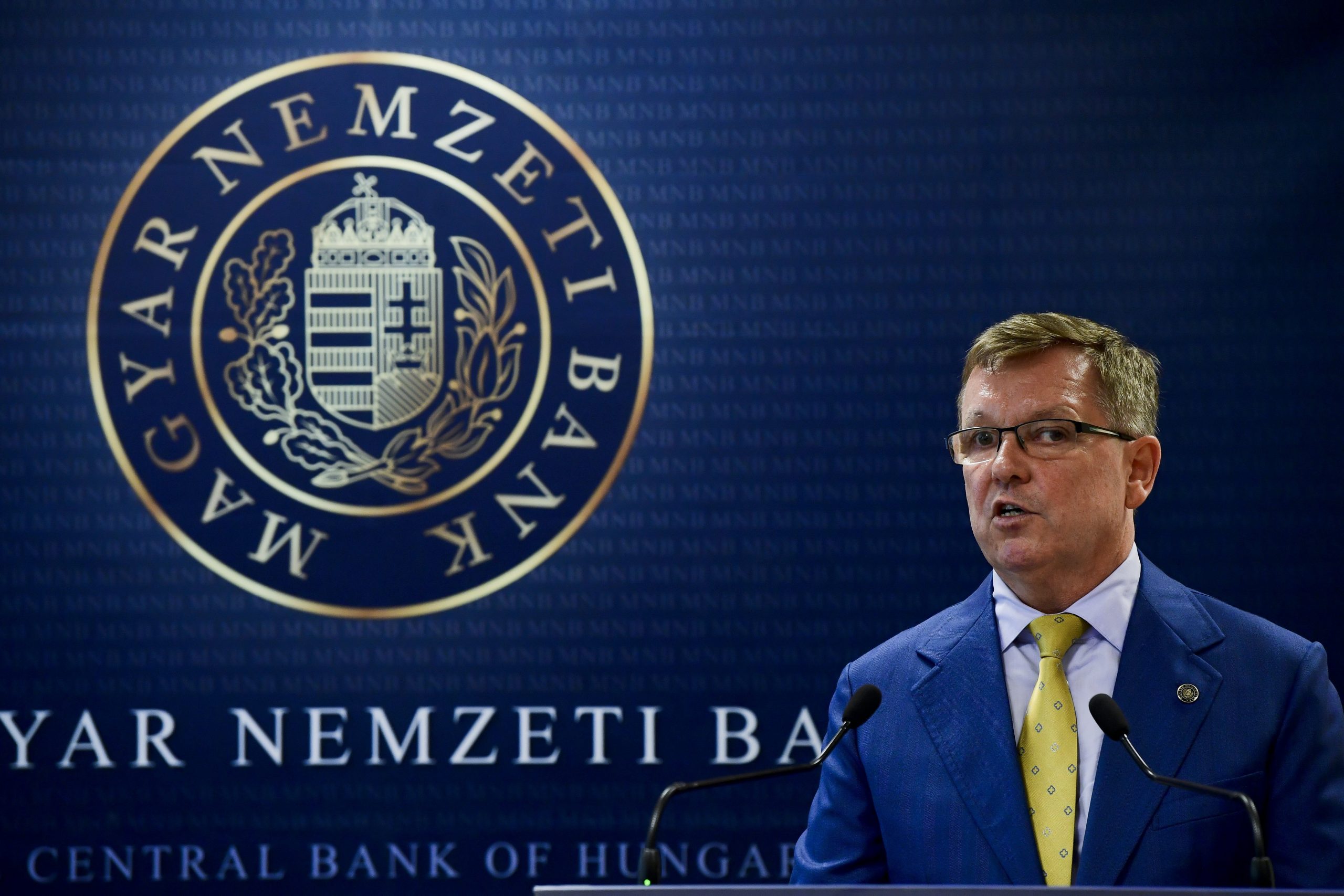 Notenbankchef: Ungarns Krisenmanagment hat eine gemischte Bilanz, mit mittlerer Leistung