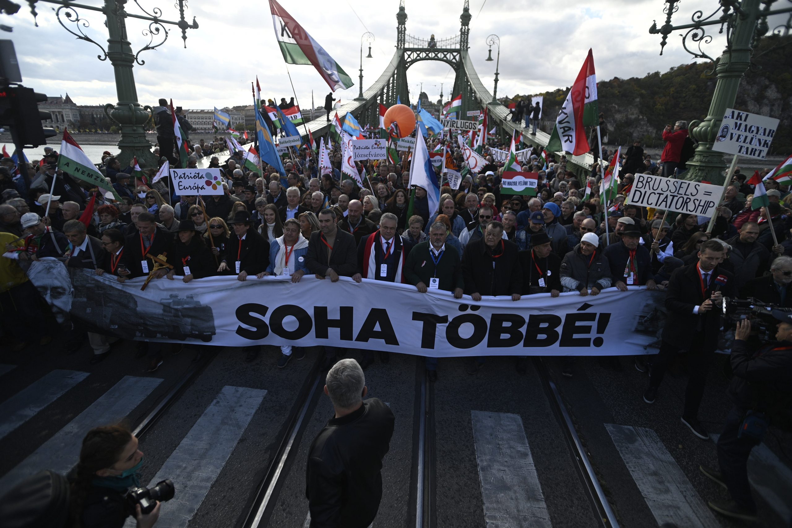 Friedensmarsch für Orbán und die ungarische Souveränität