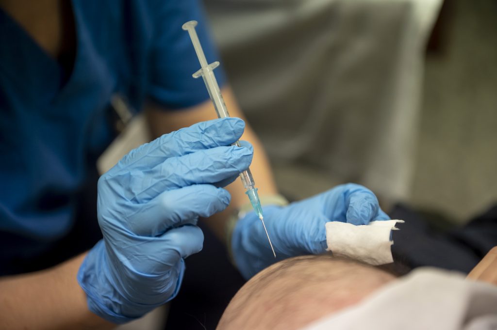 Medienbericht: „Regierung überlegt Pflicht-Impfung zurückzuziehen“ post's picture