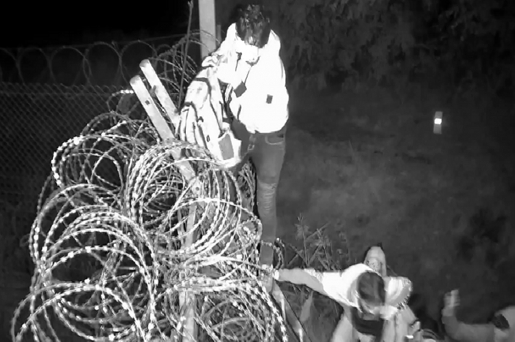 Video über Durchbruchsversuche der illegalen Migranten an der Grenze