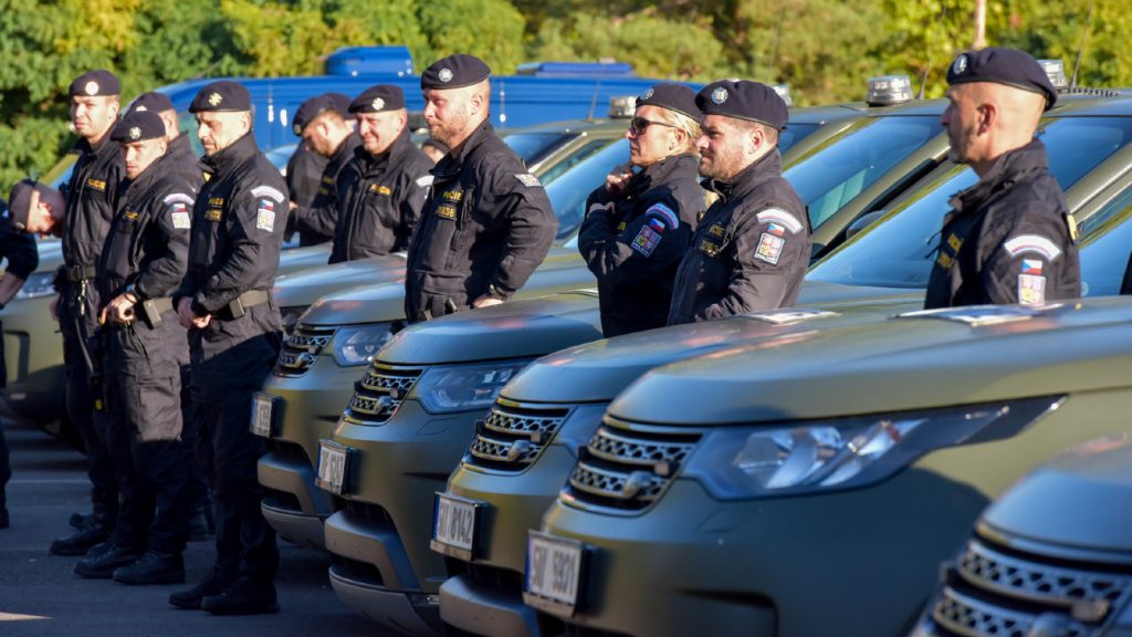 Fünfzig tschechische Polizeibeamte unterstützen die Südgrenzen Ungarns post's picture