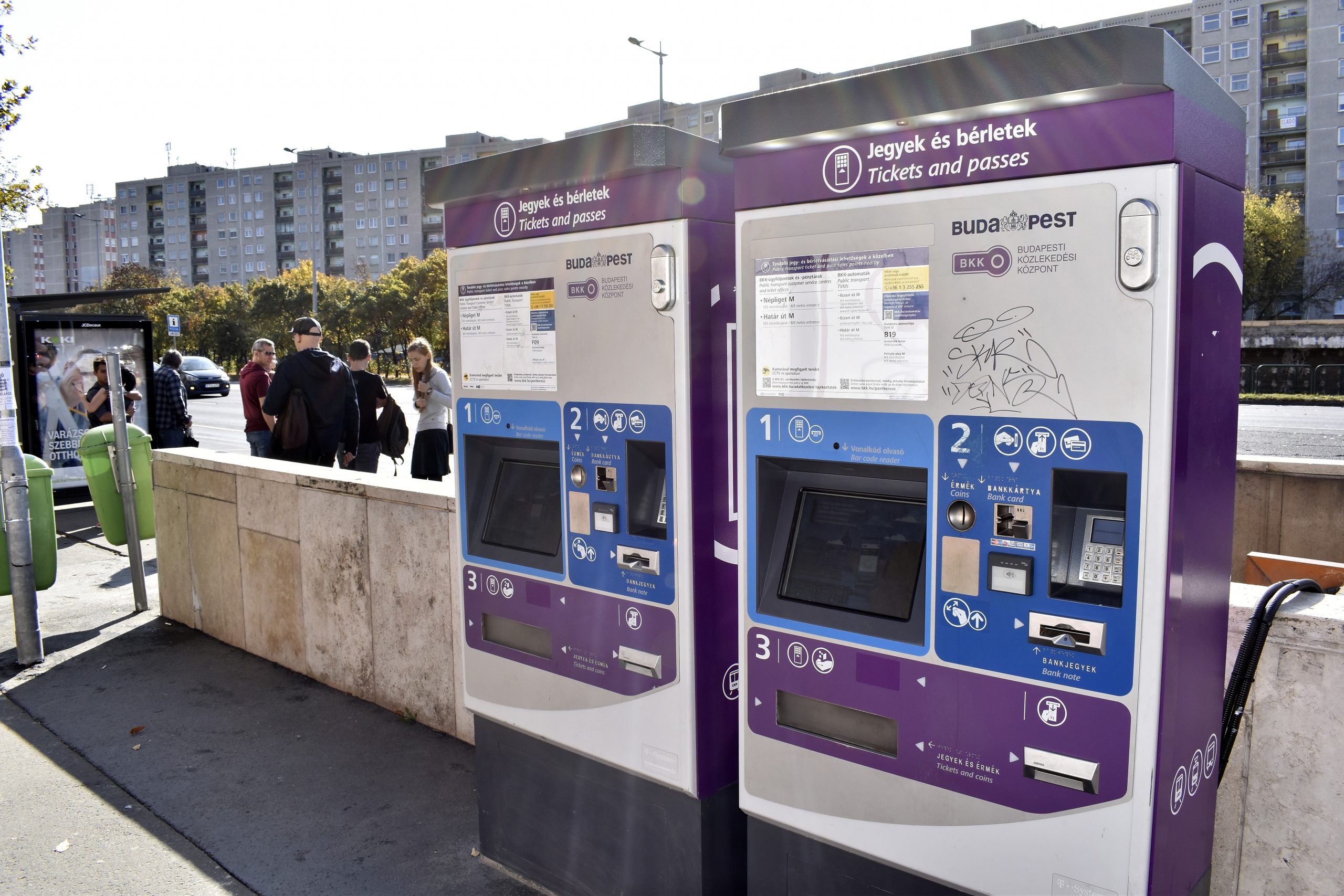 Zeitabhängige Fahrkarten für öffentlichen Nahverkehr in Budapest erwartet