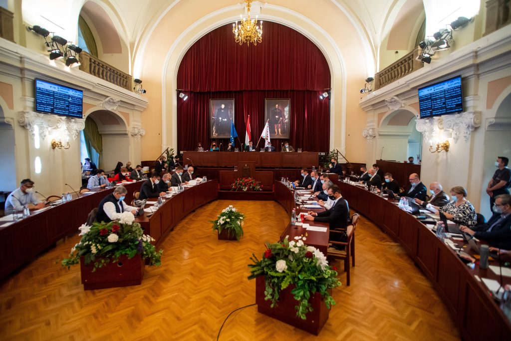 Fidesz fordert Informationen über angebliche Pläne zum Verkauf des Budapester Rathauses post's picture