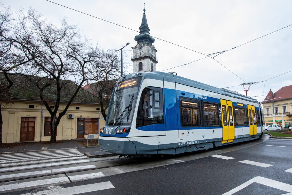 Erste Tram-Train in Ungarn nimmt Betrieb auf post's picture