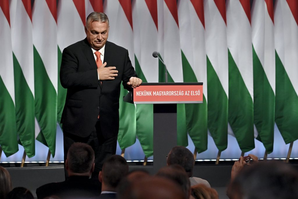 Orbán bittet erneut Fidesz-Anhänger um Geld für den Wahlkampf post's picture