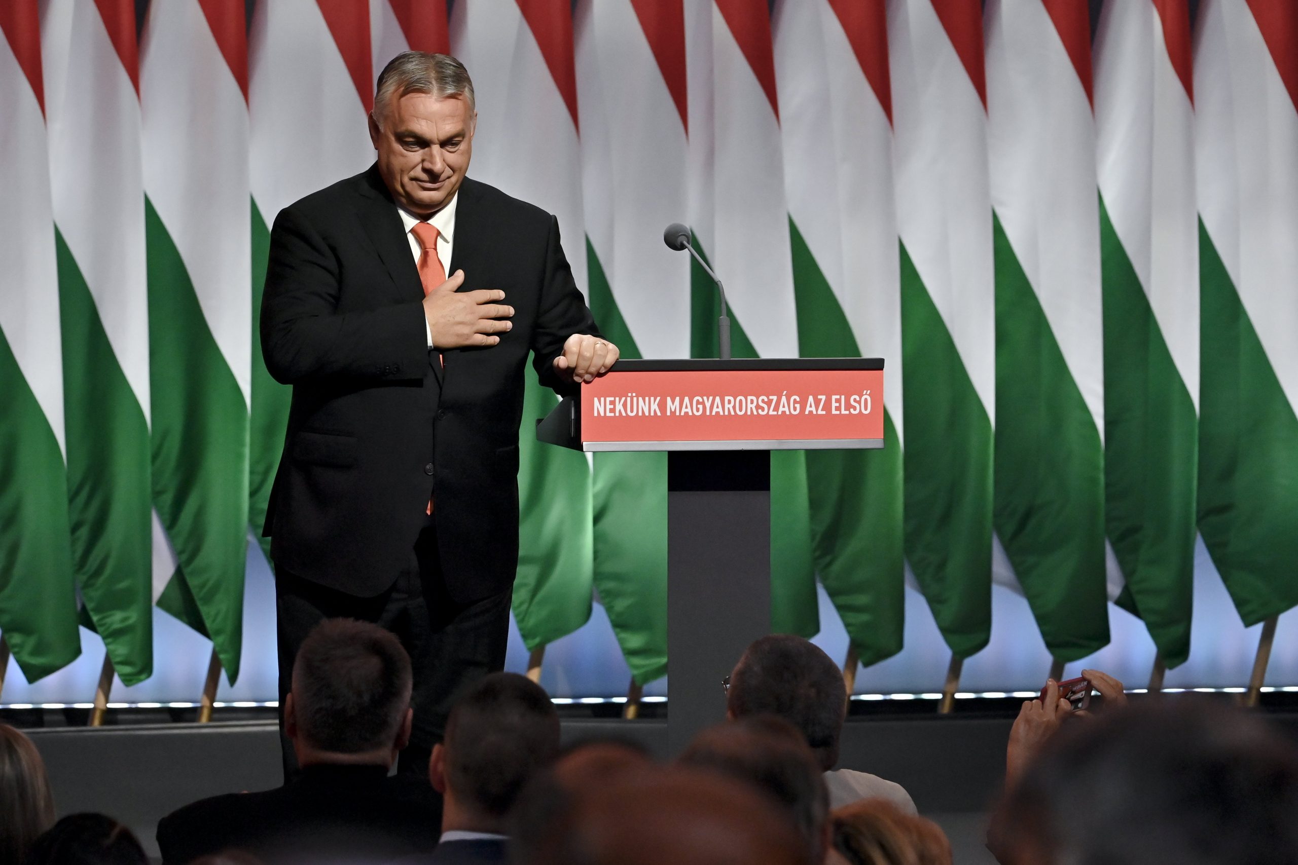 Viktor Orbán erneut zum Vorsitzenden der Fidesz-Partei gewählt