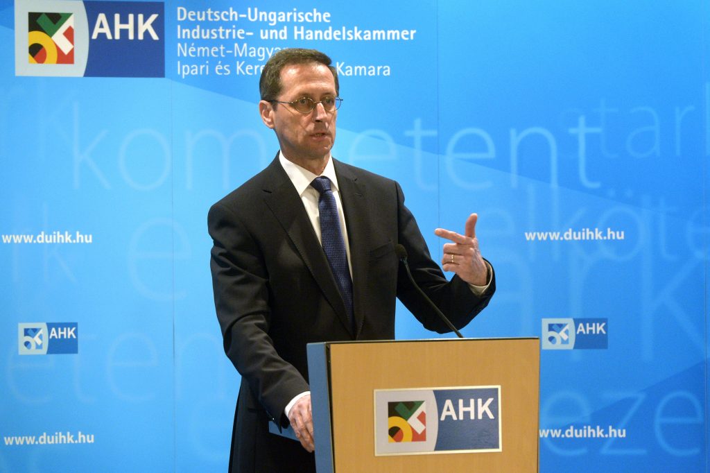 Finanzminister: Wirtschaftskabinett beschließt 750 Mrd. HUF an Steuersenkungen post's picture