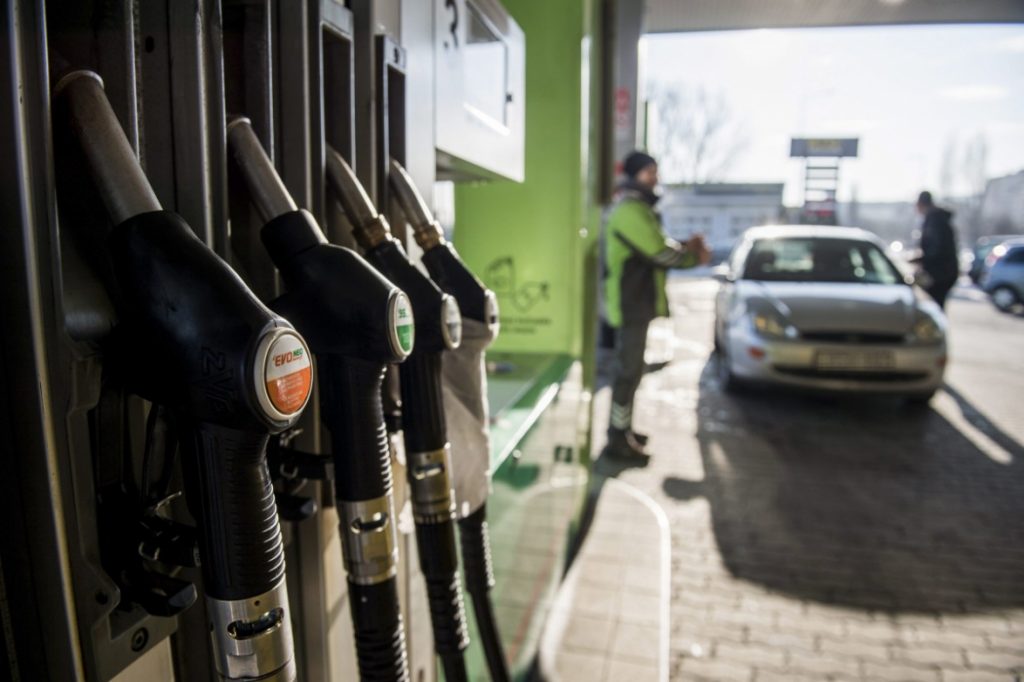 Budapost: Linksorientierte Magazine über das Einfrieren der Kraftstoffpreise post's picture