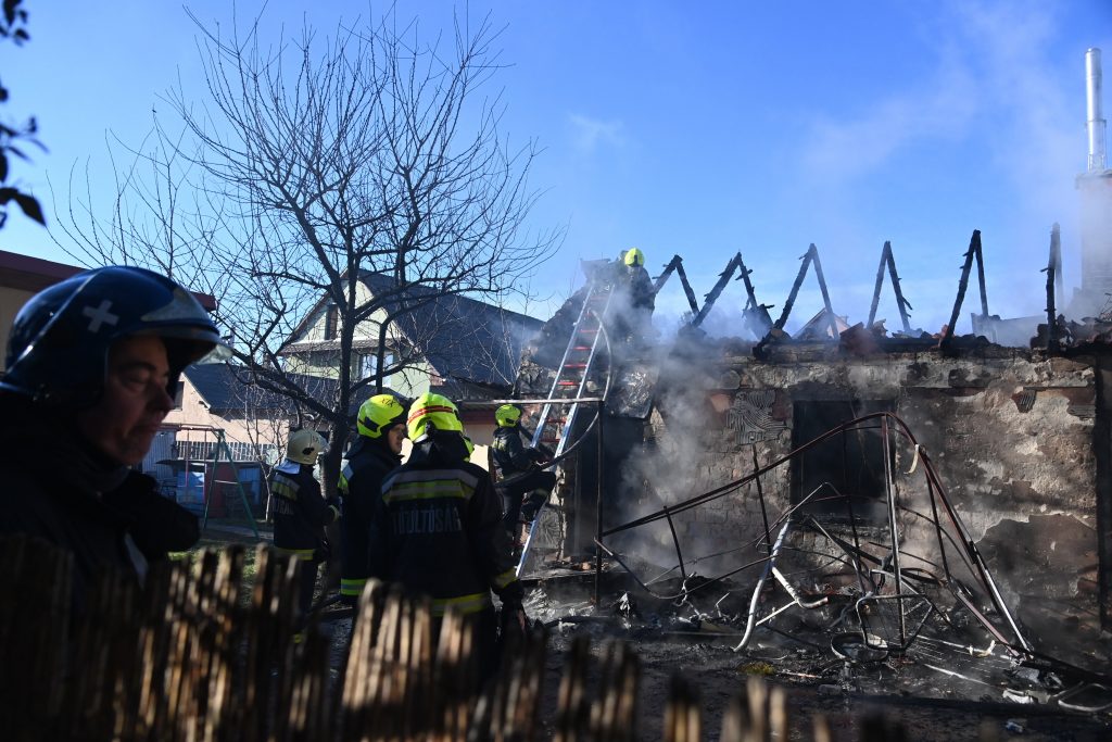 80 Gebäude brannten während Weihnachten nieder, 358 Mal musste die Feuerwehr eingreifen post's picture