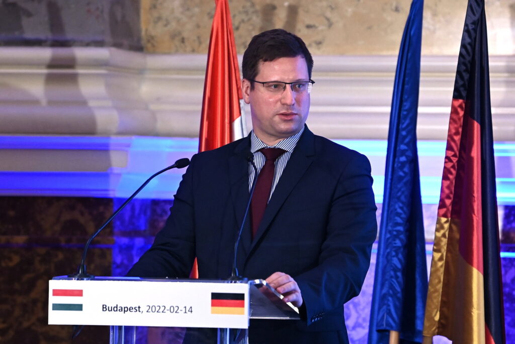Kanzleramtsminister Gulyás ruft zur Verbesserung der ungarisch-deutschen politischen Beziehungen auf post's picture