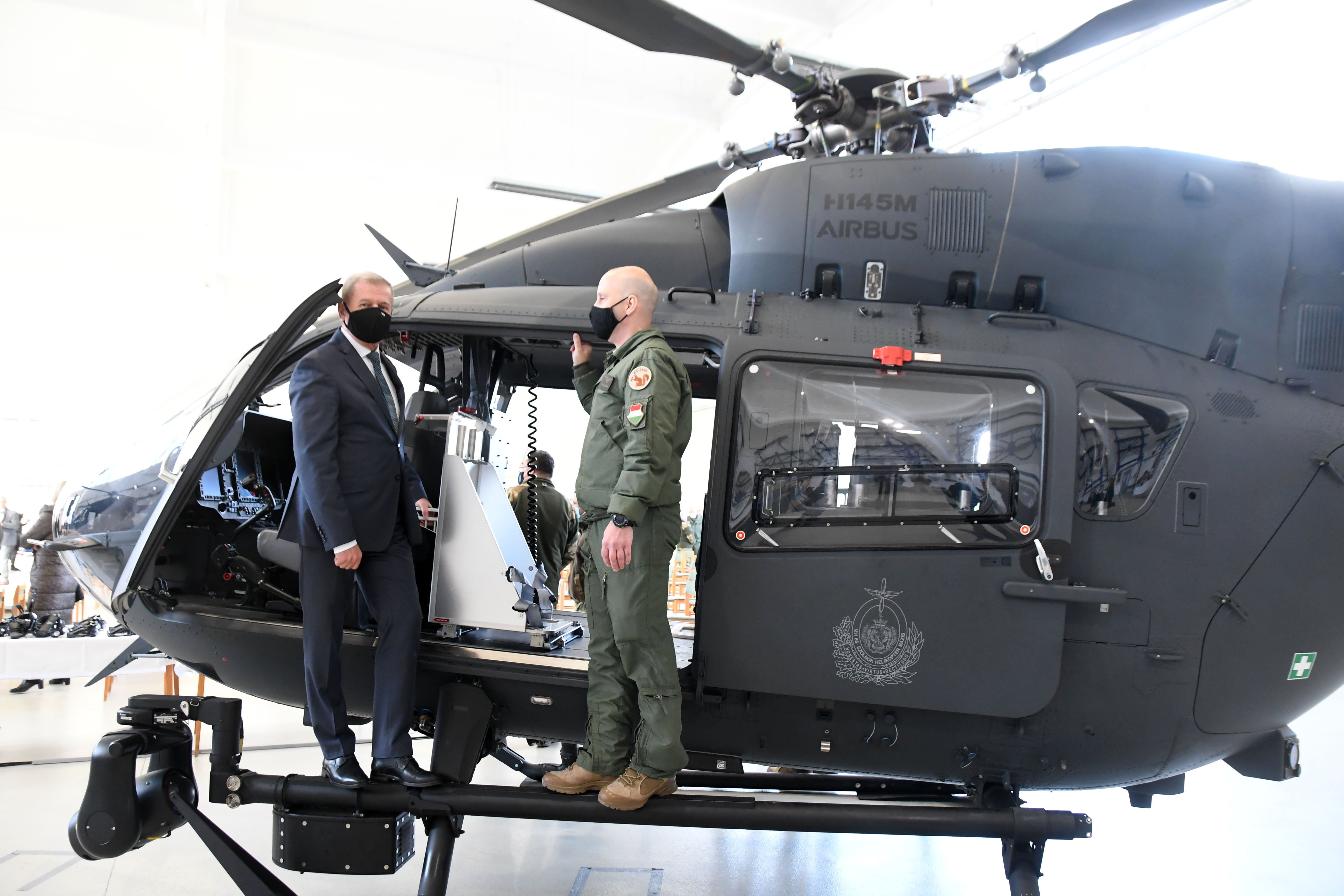 Verteidigungsminister begrüßt die Fertigstellung der Hubschrauberflotte post's picture