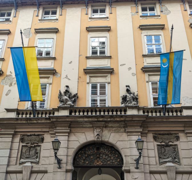 Budapester Rathaus zeigt ukrainische Flagge als Zeichen der Solidarität post's picture