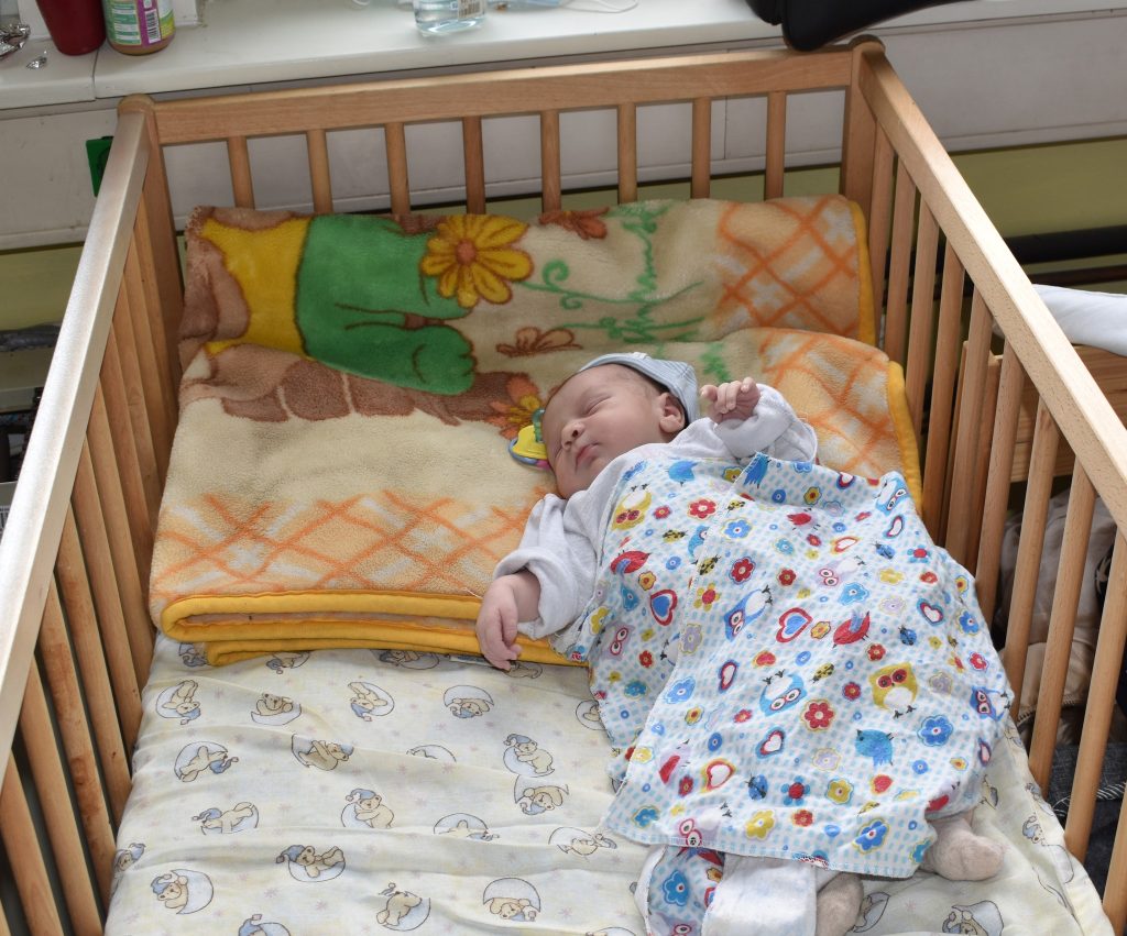 „Ein zwei Wochen altes Baby ist der jüngste ukrainische Gast in der Hauptstadt“ post's picture