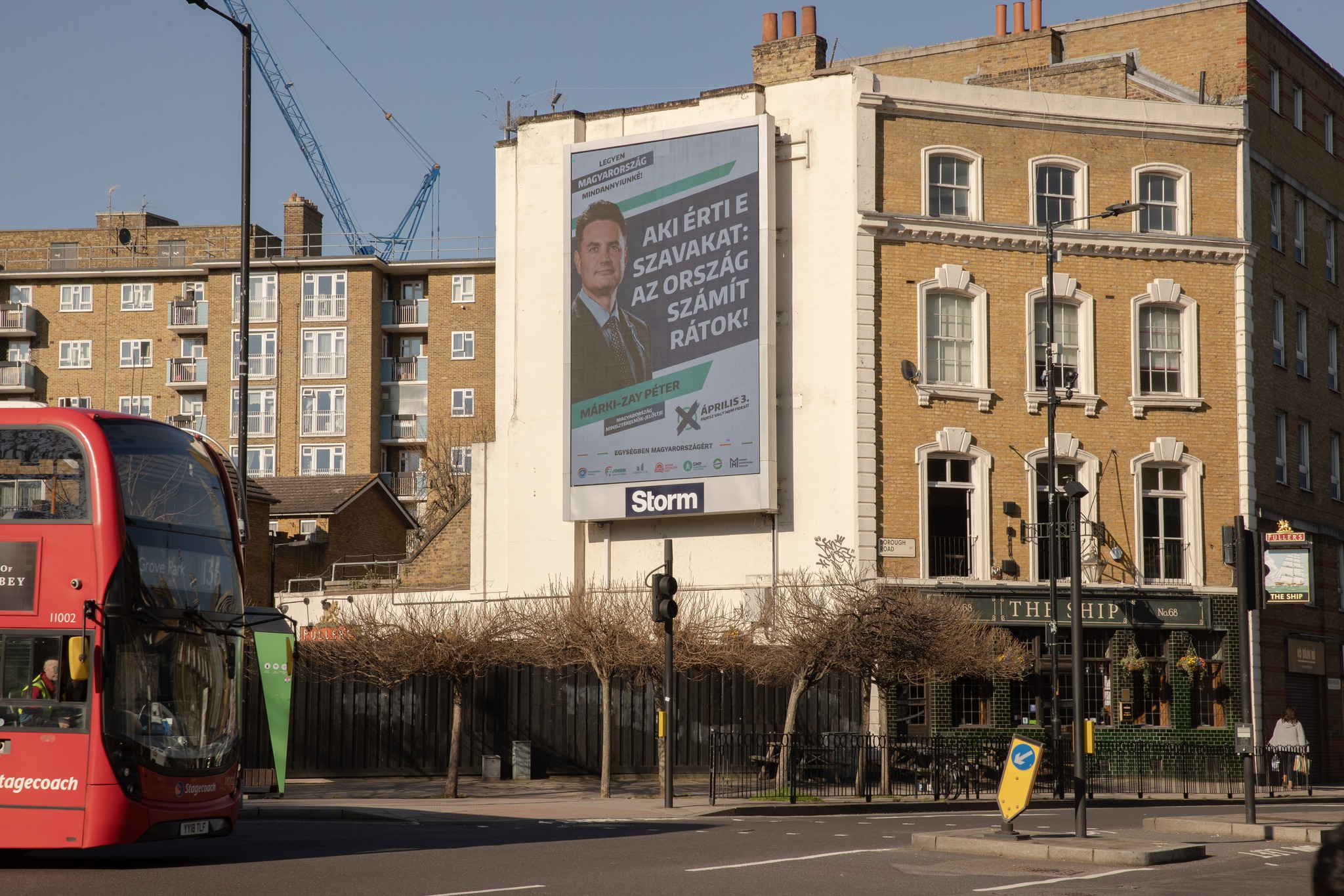 Vereinigte Opposition startet Plakatkampagne in London