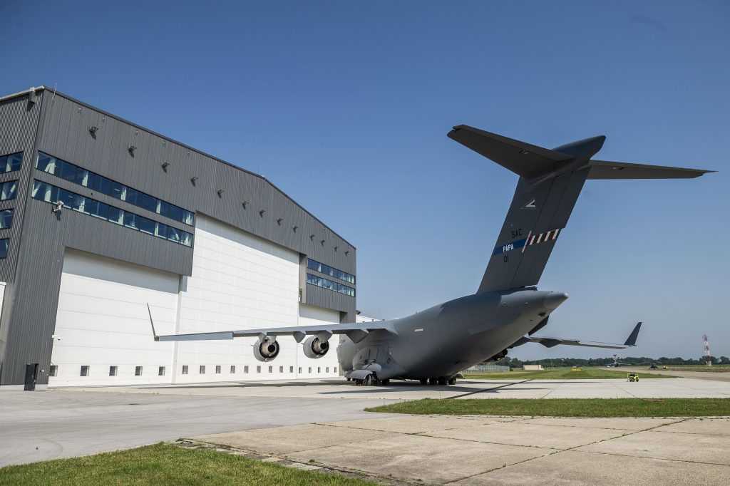 NATO-Flugzeuge transportieren Waffen in die Ukraine, aber nicht aus Ungarn post's picture