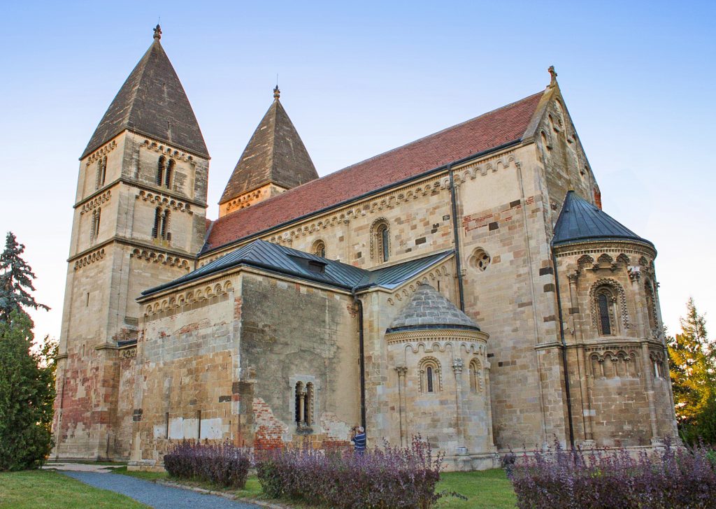 Streifzüge ins Frühmittelalter – Wunderschöne ungarische Abteikirchen vom Zeitalter der Romanik post's picture