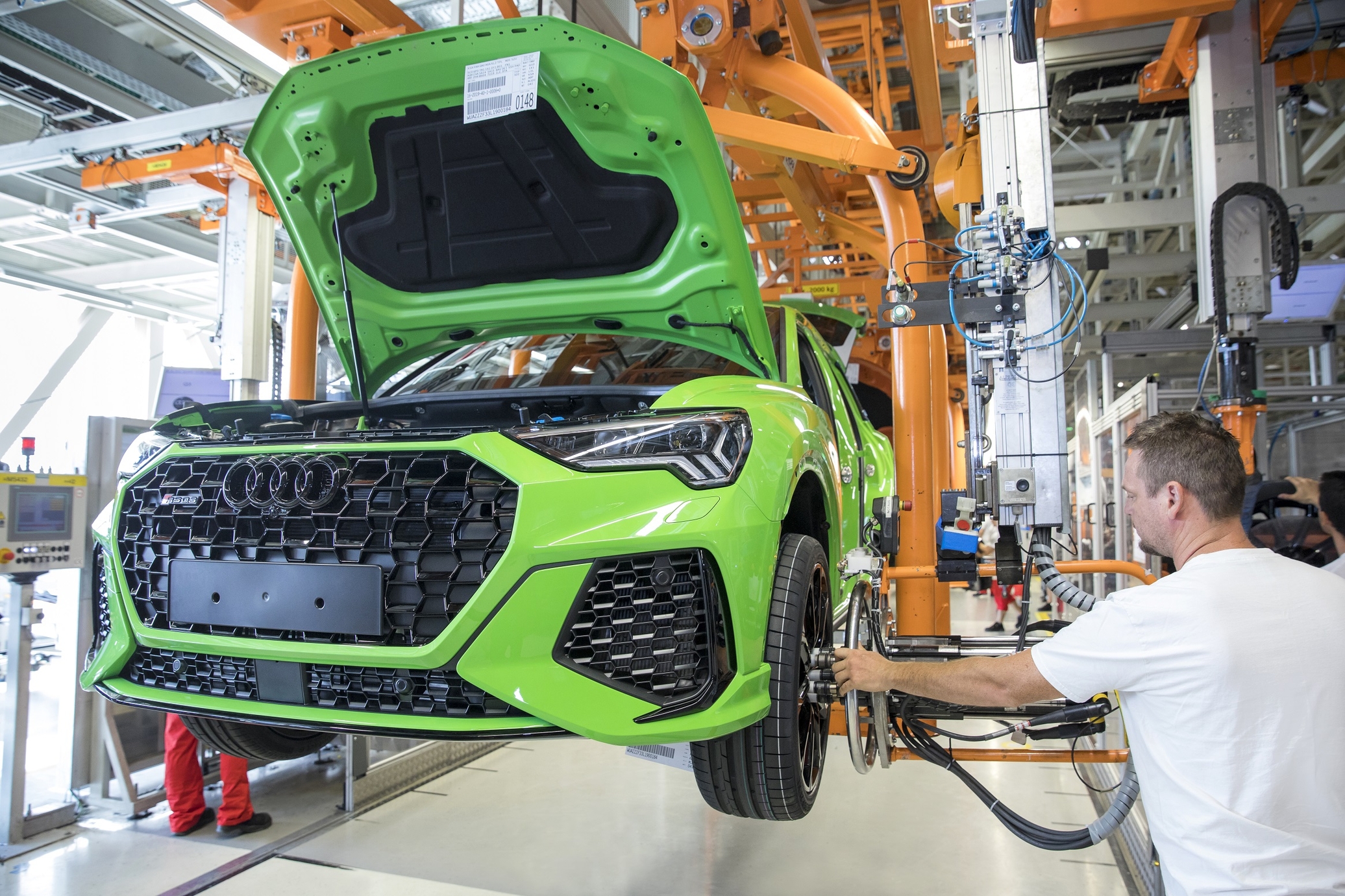 Audi bereitet sich auf Lieferprobleme wegen Ausfall ukrainischer Zulieferer vor
