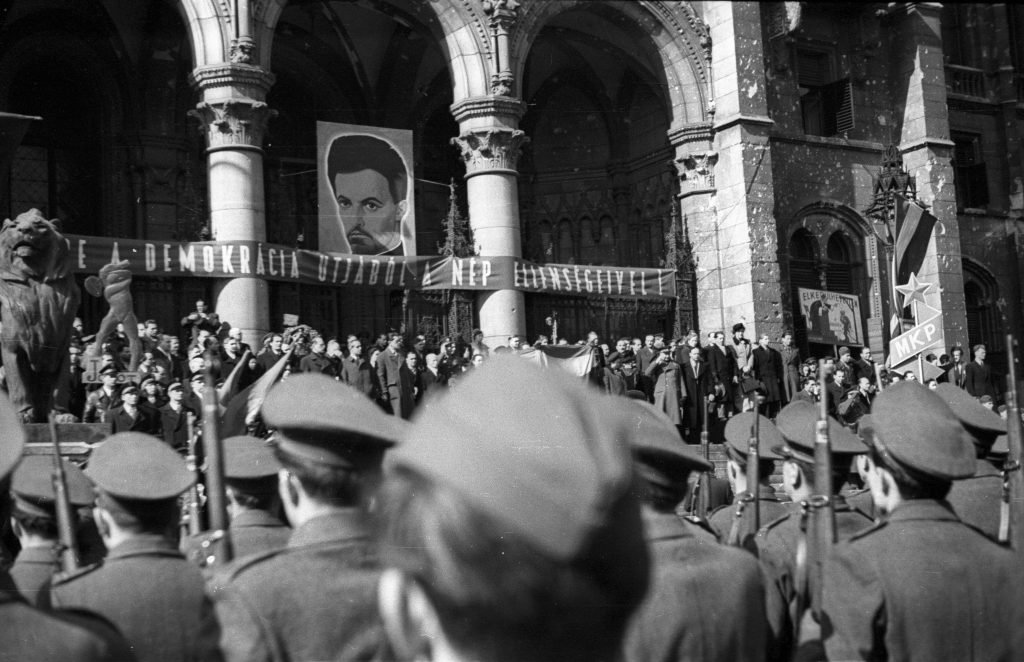 Politisierter Nationalfeiertag: Wie haben wir den 15. März seit den 1940-ern gefeiert? FOTOS und Videos! post's picture
